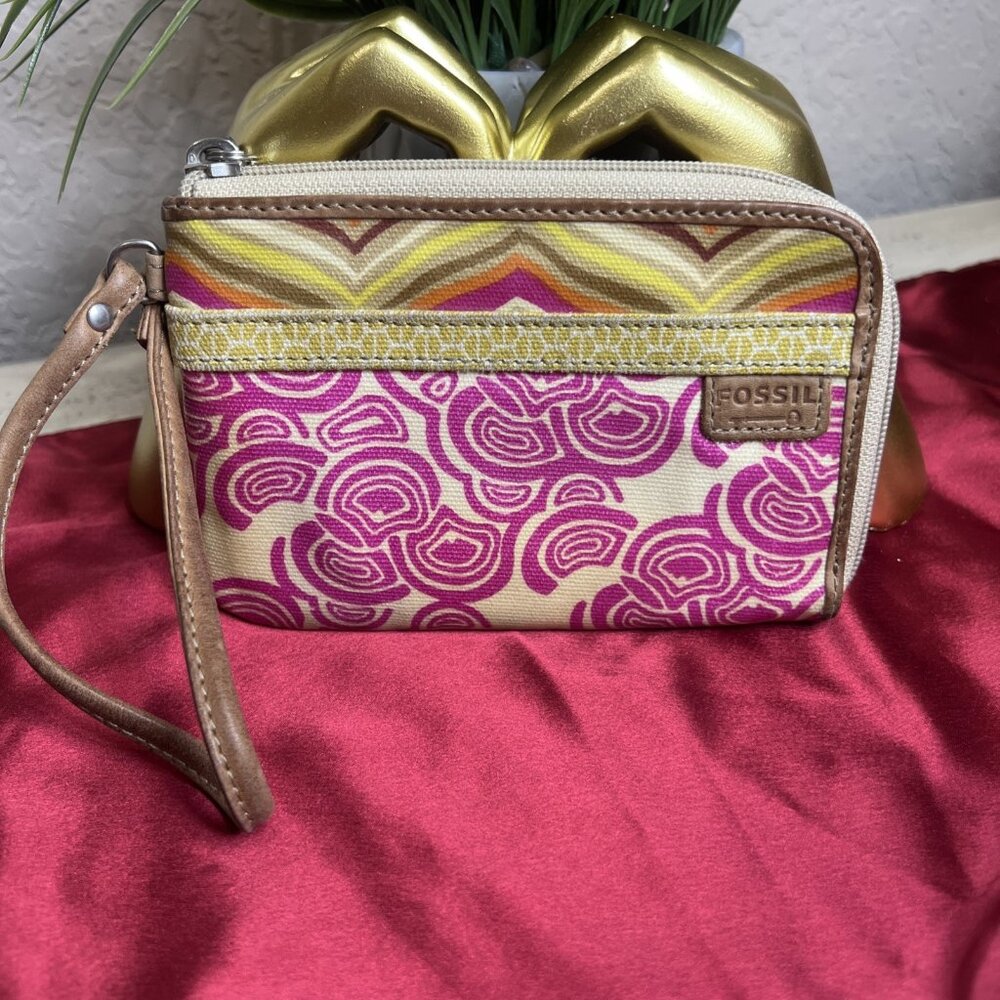 Fossil Key-Per Geometric Coated Canvas Leather Trim Wristlet Wallet Pouch